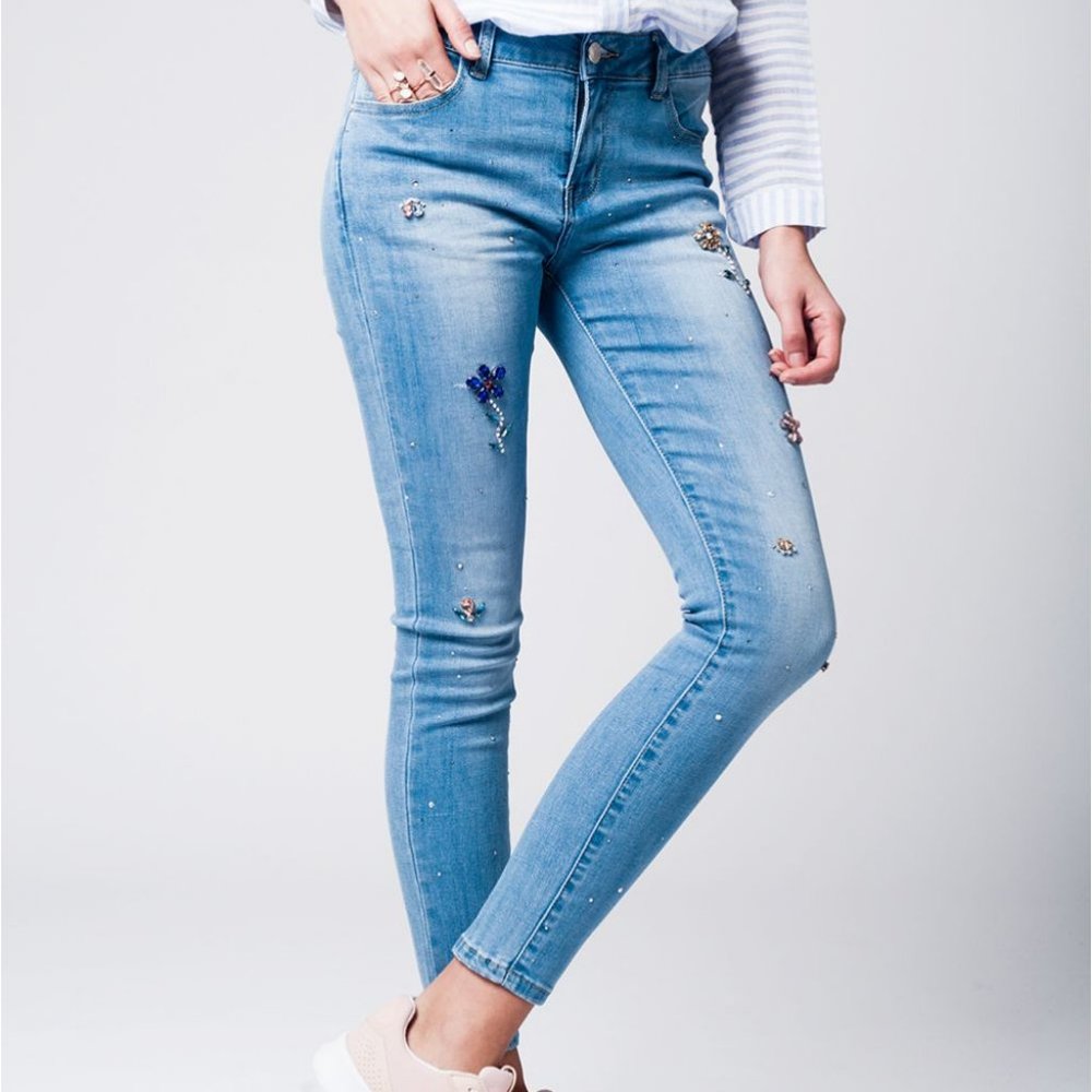Q2 Light Wash Jeans w/ Embellished Flowers